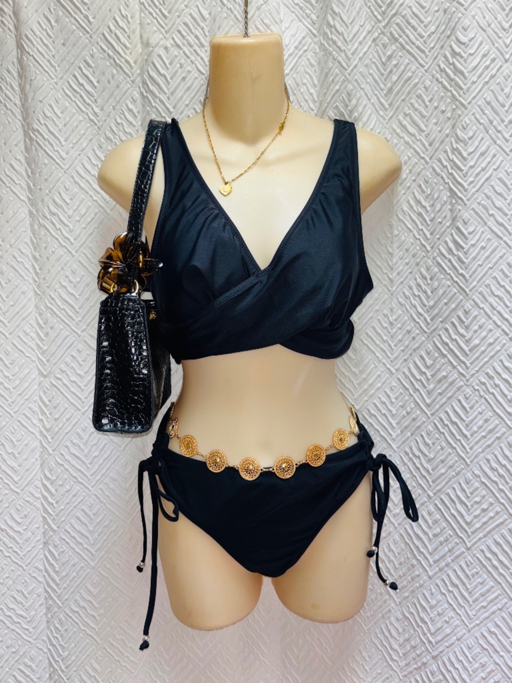 Black bikini large